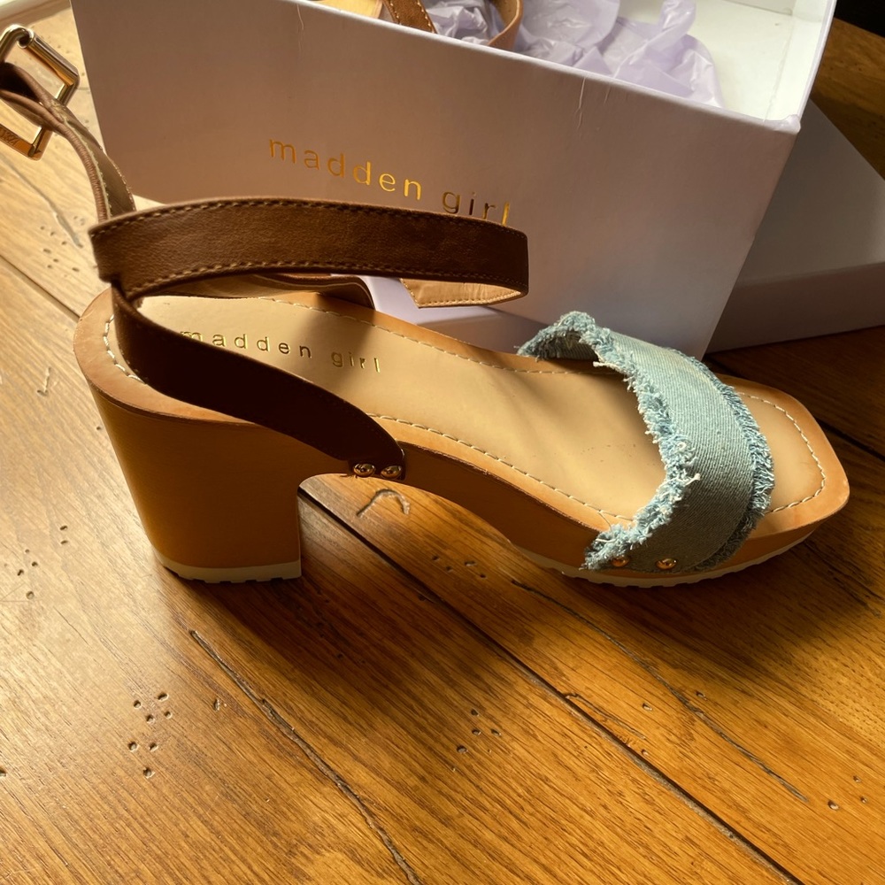 Madden girl. Super cute. Never worn new in box
